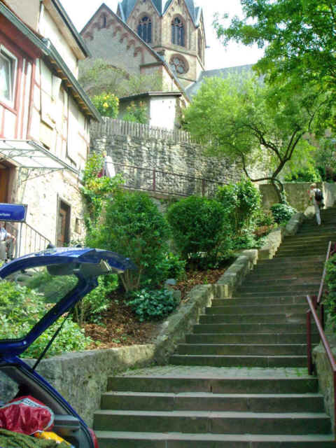 Die Kirchtreppe zum Dom in der Heppenheimer Altstadt