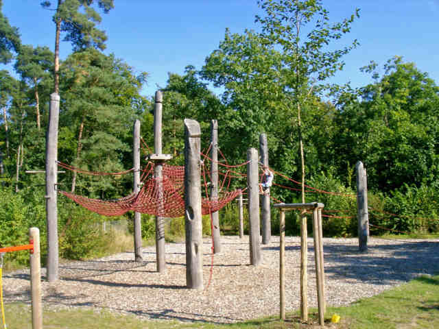 Spielplatz Neuschloss mit Seilgarten oder Kletterpark